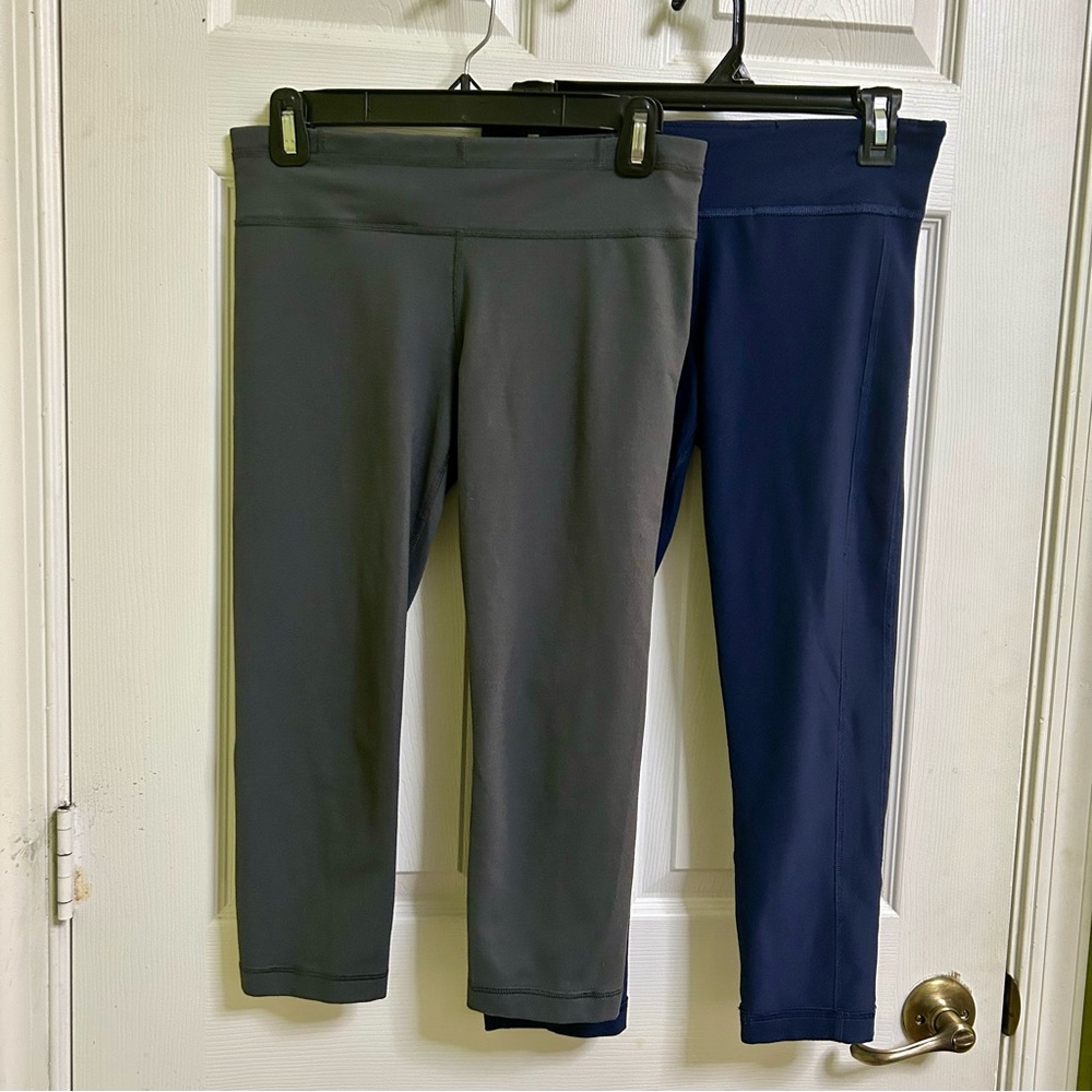 Bundle Under Armour Navy and Gray Workout Activewear Leggings Capris Athletic Sm